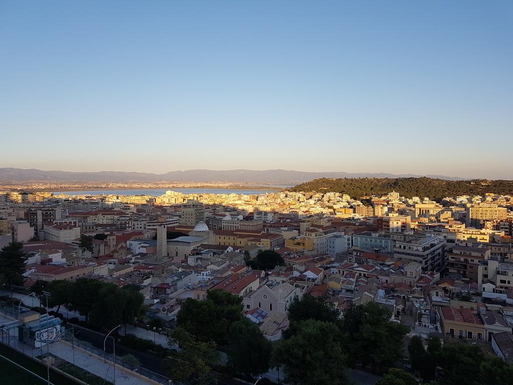 Da Agnese Locazioni Brevi Hotel Cagliari Bagian luar foto