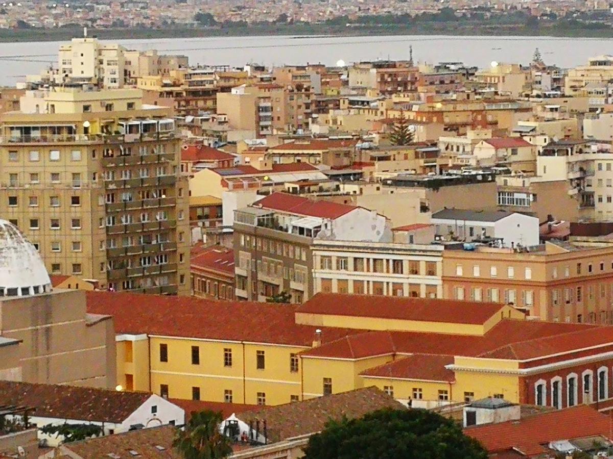 Da Agnese Locazioni Brevi Hotel Cagliari Bagian luar foto