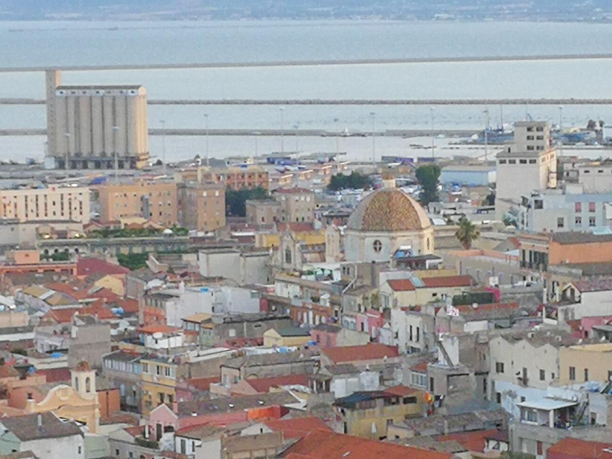 Da Agnese Locazioni Brevi Hotel Cagliari Bagian luar foto